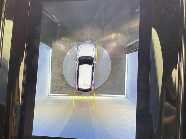 ���p�m���~�b�N�r���[���j�^�[:��p�̃J�����ɂ��A�ォ�猩���낵���悤�Ȏ��_��360�x�N���}�̎��͂��m�F���邱�Ƃ��ł��܂������p�������m�F���₷���A�����ꏊ�ł̐؂�Ԃ��⒓�Ԃ��X���[�Y�ɍs���܂��B