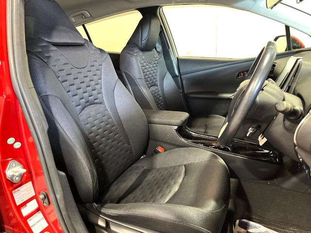 運転席シート廻りは使用感も少なく、良好な状態となっています。丁寧に使われていたことがよくわかりますね。