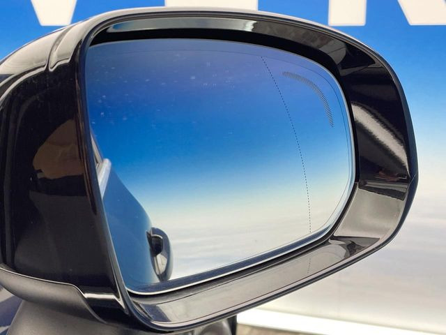 ���u���C���h�A�V�X�g�Z���T�[:���p����̎Ԃ����m���A�h���C�o�[���Ԑ��ύX���s���ۂɁA�x�����Ƌ��ɒ��ӂ𑣂��Ă������S�x���@�\�ł�!