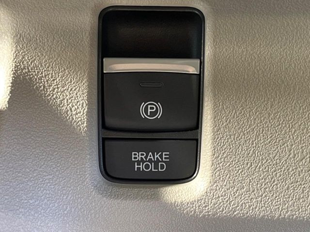 �y�d���p�[�L���O�u���[�L�E�I�[�g�u���[�L�z�[���h�z�茳�̃X�C�b�`�Ńp�[�L���O�u���[�L���쓮�E�����B����ɏa�؂�M���҂��Œ�~�������Ƀu���[�L��ێ��B�A�N�Z���𓥂ނƉ�������܂��B