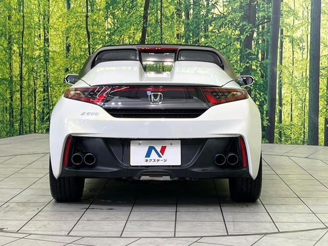 安心の最長10年・走行無制限保証(有償)をご用意。保証内容も充実はもちろん、無料点検&オイル交換や、年中無休の全国・24時間ロードサービスも付帯されておりますのでご安心下さい。