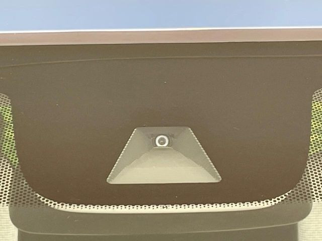 �y�z���_�Z���V���O�z���s���ɑO���̎ԗ�����F�����A�Փ˂������Ȏ��͌x��ƃu���[�L�ŏՓˉ���Ɣ�Q�y�����A�V�X�g�B�����S�Ƀh���C�u�����y���݂��������܂��B