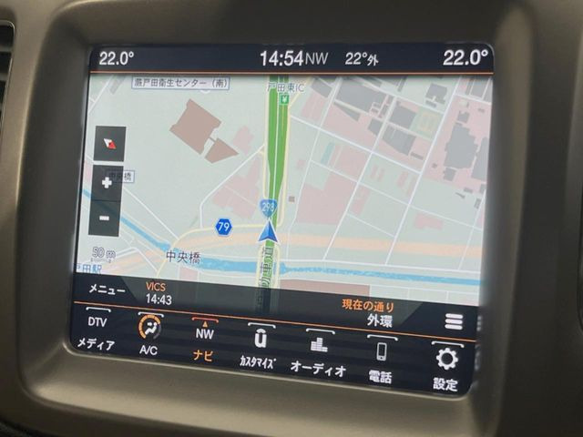 ●純正ナビ:一体感のあるナビは、高級感ある車内を演出してくれます。オーディオ機能も充実しておりますので、運転もより楽しめます♪