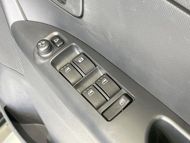 �y�d���i�[�~���[�z�T�C�h�~���[�͓d���i�[���ƂȂ��Ă���A�������ԏ�ł��L�Y�������X�N��}�����܂��B