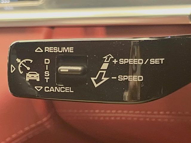 ●レーダークルーズコントロール:前の車との車間距離を一定にとりつつ、一定速度で自動走行してくれる次世代のクルーズコントロール!主に高速道路や自動車専用道路で使用する便利な機能です!