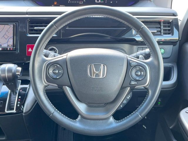 �y�X�e�A�����O�X�C�b�`�z�^�]���A�O������ڐ������炷���ƂȂ��A�I�[�f�B�I���̑��삪�\�ȕ֗��@�\!���S&���K�ȃh���C�u�����o���Ă���܂���