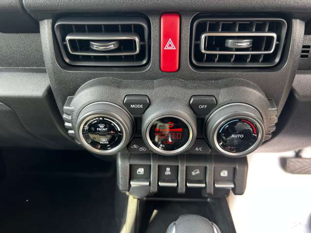 シエラの新車から人気のノマド純正色シズリング赤メタリック/黒ツートン作りましたノマド純正フロントグリルでノマドショート仕様お好きなメーカーでカスタム可能リフトUPもお任せください