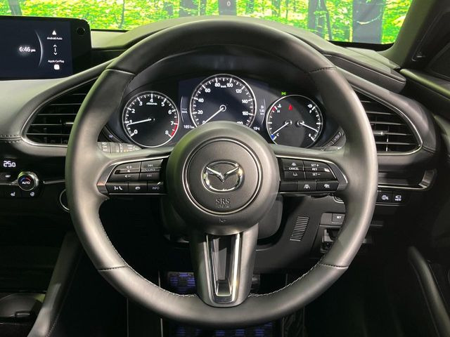 �y�����v�����X�e�A�����O�z�㎿�Ȋv���g�p���邱�ƂŁA��ɂ����������݂ƂĂ��^�]���₷���n���h���ł���