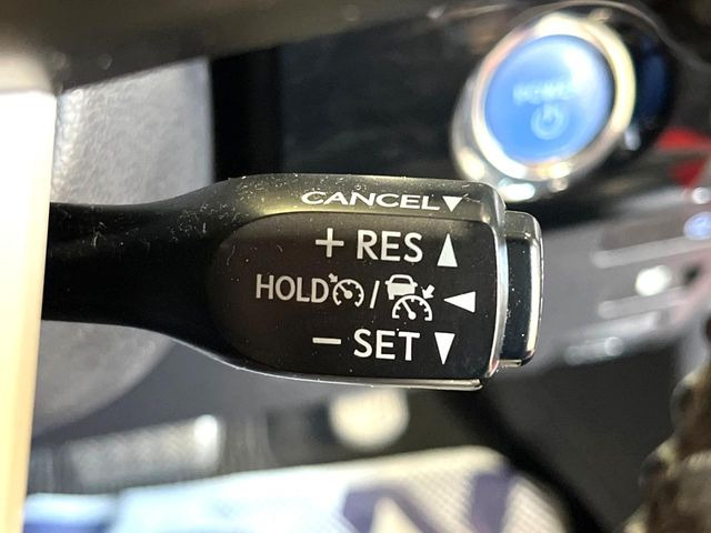 【レーダークルーズコントロール】高速道路での長距離走行が楽に!!自動で速度を保つクルーズコントロールが、衝突軽減システムと連携し、前方の車両を感知して車間を保つように速度調節してくれます!!