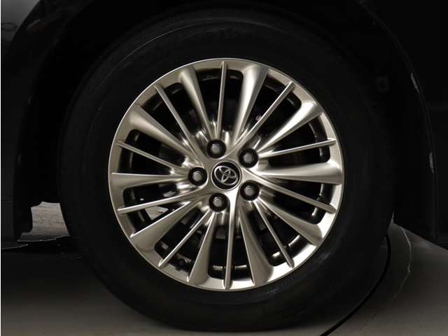 お客様のお好みの新品18インチ、19インチ、20インチホイール装着可能!ダウンサスなどローダウンも取付可能です!ヴァルドやワークなどのメーカー品も取り寄せ可能です!