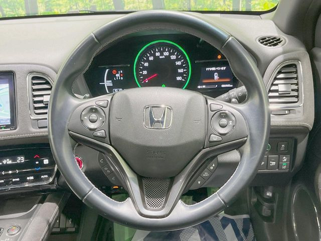 【ステアリングスイッチ】運転中、前方から目線をそらすことなく、オーディオ等の操作が可能な便利機能!安心&快適なドライブを演出してくれます♪