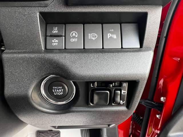 シエラの新車から人気のノマド純正色シズリング赤メタリック/黒ツートン作りましたノマド純正フロントグリルでノマドショート仕様お好きなメーカーでカスタム可能リフトUPもお任せください