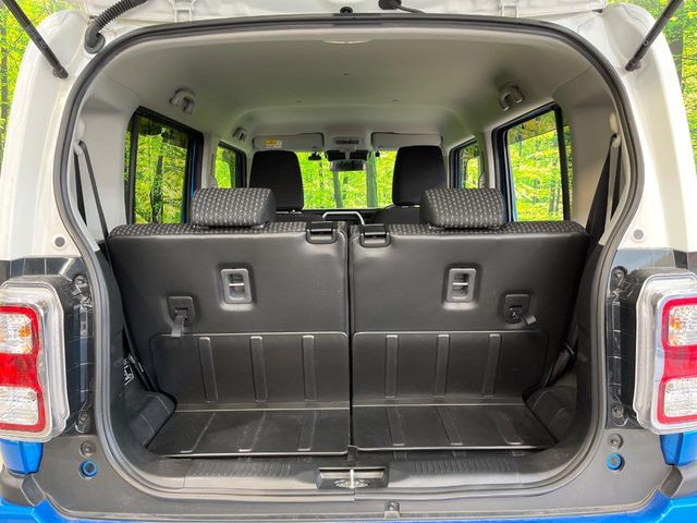 普段のお買い物や通勤、送迎等に十分な荷室スペースを確保しております。セカンドシートを倒すと、大きな荷物の積載も可能です♪