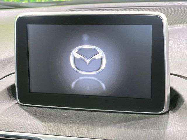 �y�}�c�_�R�l�N�g�i�r�z�ԓ��̕��͋C�Ƀ}�b�`������̌^�^�C�v�̃i�r�B�e����q�ݒ��Bluetooth�Đ����A�l�X�ȋ@�\���y���߂܂��B�����I�ȃ_�C�������삪�\�ŁA�g��������ǍD�ł��B