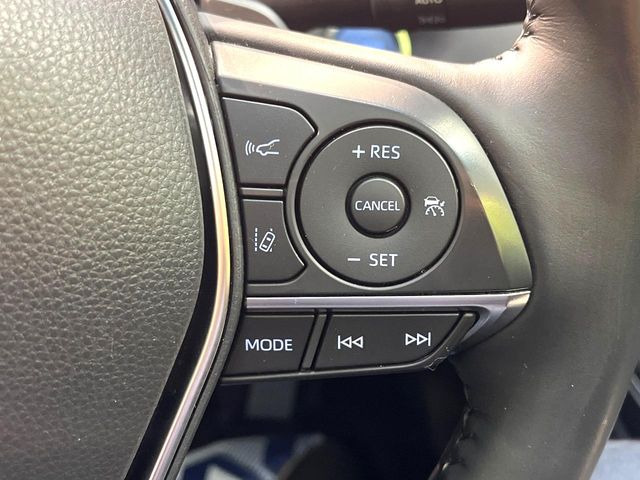 【レーダークルーズコントロール】高速道路での長距離走行が楽に!!自動で速度を保つクルーズコントロールが、衝突軽減システムと連携し、前方の車両を感知して車間を保つように速度調節してくれます!!