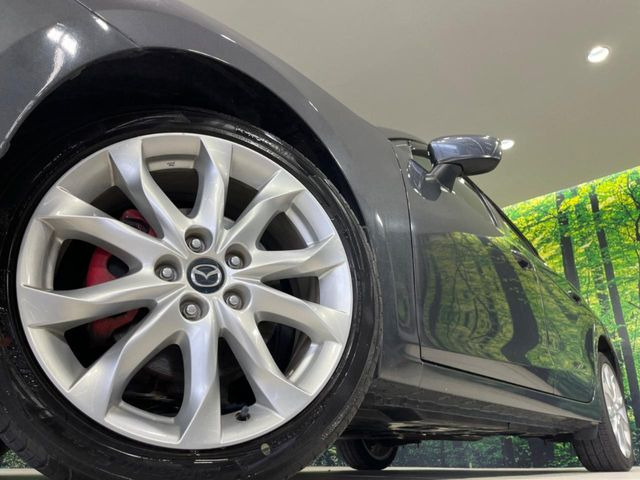 �y����18�C���`�A���~�z�C�[���z�O�ςɃ}�b�`���������A���~�z�C�[���𑕒����Ă���܂��B�e��ЊO�A���~�z�C�[����A�X�^�b�h���X�^�C�����戵�����Ă���܂��B���񂲑��k����������