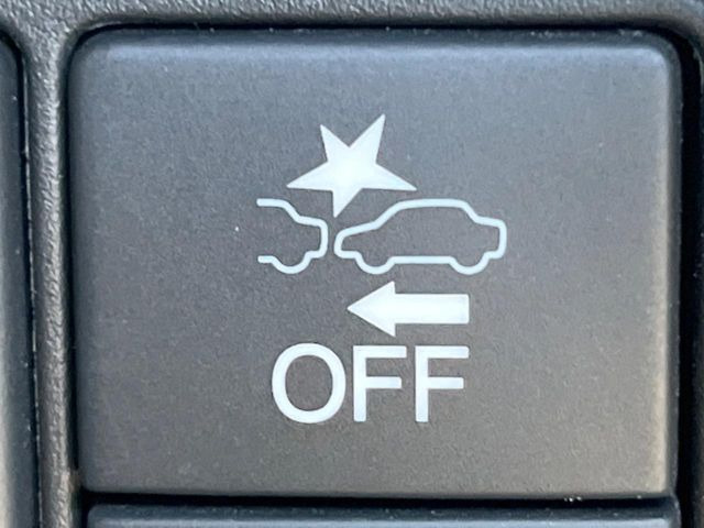 �y�z���_�Z���V���O�z���s���ɑO���̎ԗ�����F�����A�Փ˂������Ȏ��͌x��ƃu���[�L�ŏՓˉ���Ɣ�Q�y�����A�V�X�g�B�����S�Ƀh���C�u�����y���݂��������܂��B