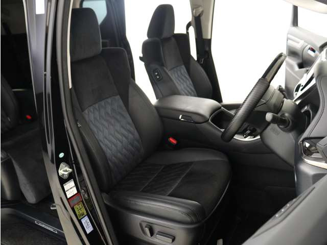 (電動シート)運転席8ウェイパワーシート!シートメモリー機能付き!上級グレードならではの贅沢装備で人気装備となります。