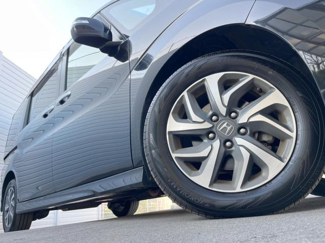 �y����16�C���`�A���~�z�C�[���z�O�ςɃ}�b�`���������A���~�z�C�[���𑕒����Ă���܂��B�e��ЊO�A���~�z�C�[����A�X�^�b�h���X�^�C�����戵�����Ă���܂��B���񂲑��k����������