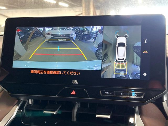 【パノラミックビューモニター】専用のカメラにより、上から見下ろしたような視点で360度クルマの周囲を確認することができます☆死角部分も確認しやすく、狭い場所での切り返しや駐車もスムーズに行えます。