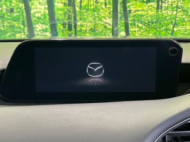 �y8.8�C���`�}�c�_�R�l�N�g�z�ԓ��̕��͋C�Ƀ}�b�`������^�f�B�X�v���C�B�X�}�z�ڑ��ł̃i�r�g�p��Bluetooth�Đ����A�l�X�ȋ@�\���y���߂܂��B�����I�ȃ_�C�������삪�\�ŁA�g��������ǍD�ł��B