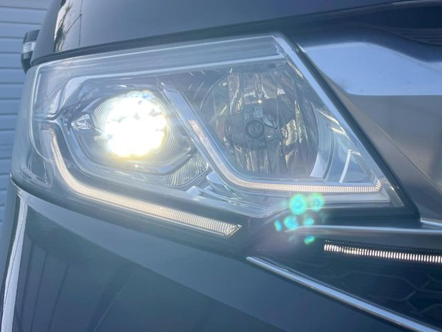 �yLED�w�b�h���C�g�z���V����ԑ��s�����ǍD�Ȏ��E���m�ۂ����S���ĉ^�]�ł��鍂�P�xLED�w�b�h���C�g�𑕔�!�_�����x�������A����d�͂��}�����Ă��܂��B