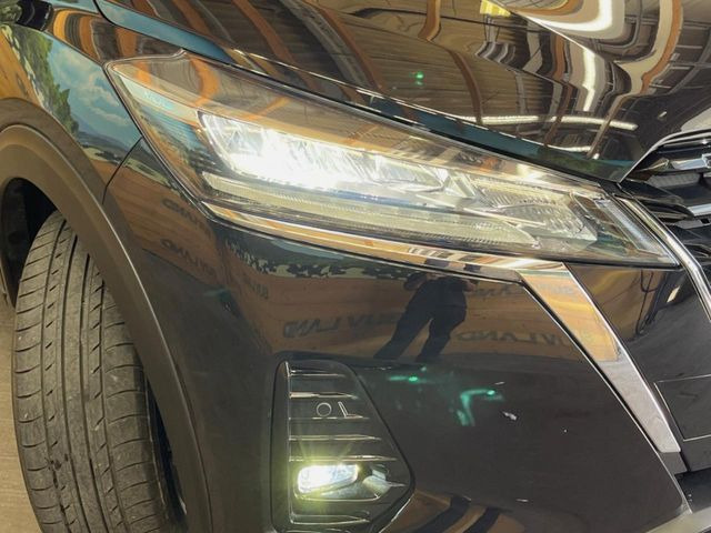 �yLED�w�b�h���C�g�z���V����ԑ��s�����ǍD�Ȏ��E���m�ۂ����S���ĉ^�]�ł��鍂�P�xLED�w�b�h���C�g�𑕔�!�_�����x�������A����d�͂��}�����Ă��܂��B