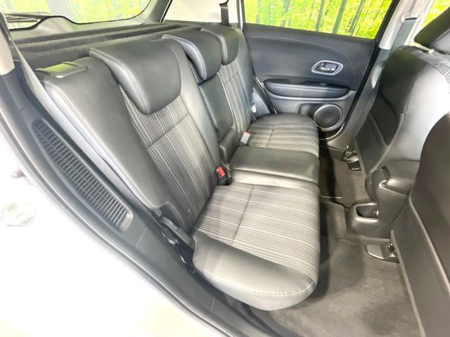 後部座席も気になるようなキズ・汚れやへたり等、大きなダメージはなく、良好な状態です。