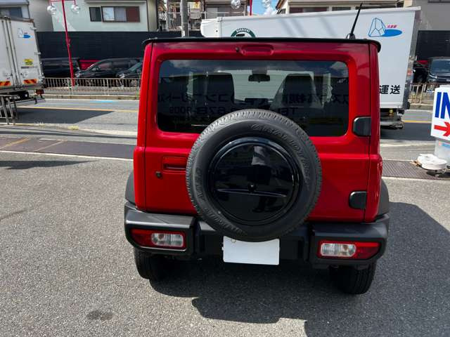 シエラの新車から人気のノマド純正色シズリング赤メタリック/黒ツートン作りましたノマド純正フロントグリルでノマドショート仕様お好きなメーカーでカスタム可能リフトUPもお任せください