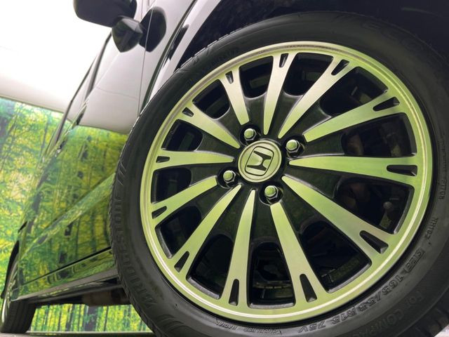 �y����15�C���`�A���~�z�C�[���z�O�ςɃ}�b�`���������A���~�z�C�[���𑕒����Ă���܂��B�e��ЊO�A���~�z�C�[����A�X�^�b�h���X�^�C�����戵�����Ă���܂��B���񂲑��k����������