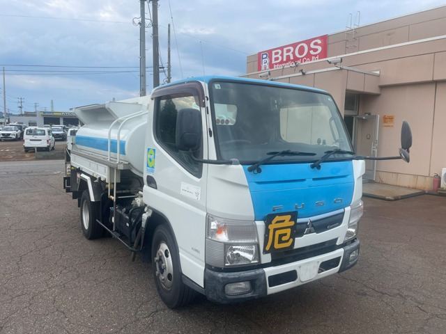 キャンタータンクローリー