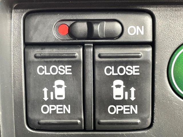 �y�����p���[�X���C�h�h�A�z�X�}�[�g�L�[��^�]�Ȃ̃X�C�b�`�Ō�ȗ����X���C�h�h�A�̊J���\���d��������͂����ăh�A���J����K�v�������A�����Ȃ��q�l�ł��ȒP�ɊJ���߂ł����K�ł���