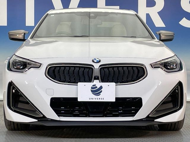 高透明度のガラス皮膜で撥水はもちろん、上質なツヤ・光沢を実現。紫外線や酸性雨から大切な愛車を保護し、色あせ・劣化を防止。「弾スプラッシュコート」、「弾プリミッサコート」からお選びいただけます。