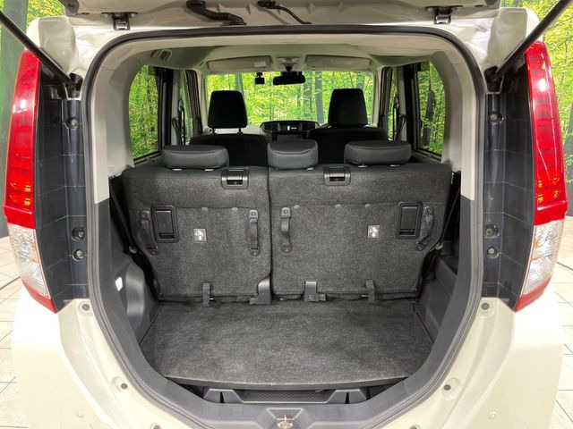 普段のお買い物や通勤、送迎等に十分な荷室スペースを確保しております。セカンドシートを倒すと、大きな荷物の積載も可能です♪