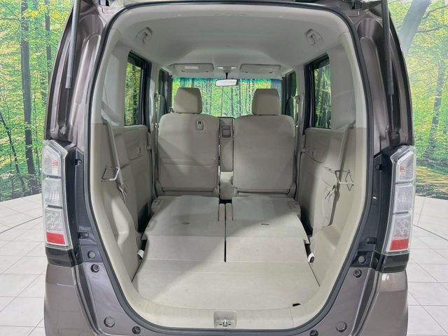 ���i�̂���������ʋ΁A���}���ɏ\���ȉ׎��X�y�[�X���m�ۂ��Ă���܂��B�Z�J���h�V�[�g��|���ƁA�傫�ȉו��̐ύڂ��\�ł���