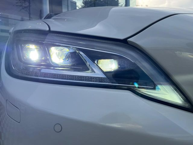 �y�O��LED�w�b�h���C�g�z�X�^�C���b�V���Ȍ����ڂ̎O��LED�w�b�h���C�g�𑕔���X�^�C�������łȂ��A��Ԃ̑��s�����E�ǍD�ň��S���Ă���肢�������܂��B