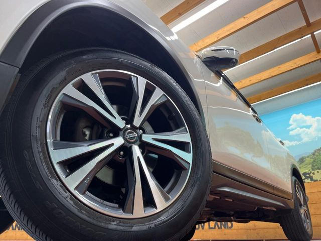 �y����18�C���`�A���~�z�C�[���z�O�ςɃ}�b�`���������A���~�z�C�[���𑕒����Ă���܂��B�e��ЊO�A���~�z�C�[����A�X�^�b�h���X�^�C�����戵�����Ă���܂��B���񂲑��k����������