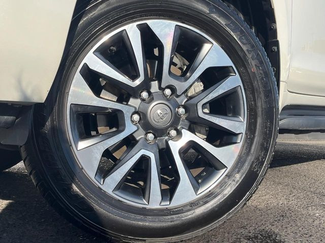 �y����19�C���`�A���~�z�C�[���z�O�ςɃ}�b�`���������A���~�z�C�[���𑕒����Ă���܂��B�e��ЊO�A���~�z�C�[����A�X�^�b�h���X�^�C�����戵�����Ă���܂��B���񂲑��k����������