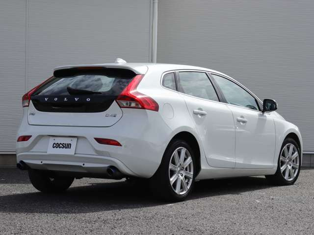 エンジンオイルはフランスのMOTUL(モチュール)を使用しています。新旧ボルボ各モデルに適合する異なる粘度のオイルをご用意しています。