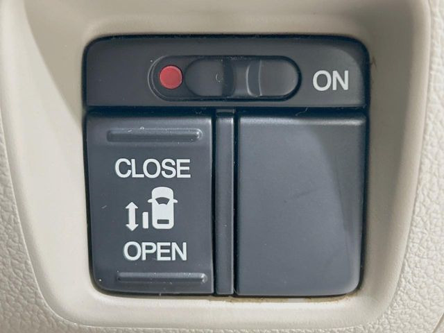 �y�p���[�X���C�h�h�A�z�X�}�[�g�L�[��^�]�Ȃ̃X�C�b�`�ŃX���C�h�h�A�̊J���\���d��������͂����ăh�A���J����K�v�������A���������q�l�ł��A�d���ו��������Ă��鎞�����N�ɊJ���߂ł��܂���