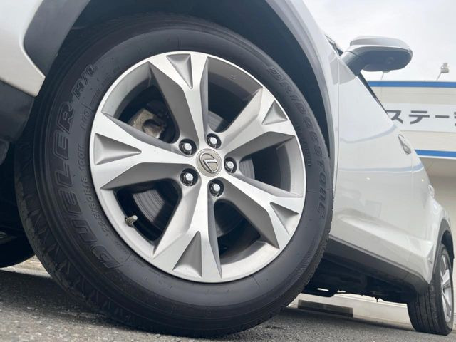 �y�����I�v�V����18�C���`�A���~�z�C�[���z�����I�v�V�����z�C�[���𑕒��B���s���\�̌���ɉ����A�O�ς����X�^�C���b�V���ɂȂ��Ă��܂��B