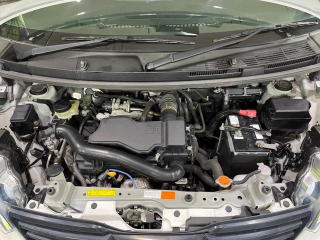 親切・丁寧な専門メカニックスタッフが応対!・車検・点検整備・事故等の修理などアフターサービスも安心。お車のカスタマイズもネクステージのサービススタッフまでご相談ください!