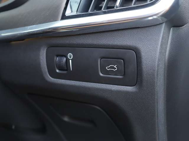 【LAGOM with VOLVO ボルボのある、ちょうどいい暮らし。】LAGOM(ラーゴム)とは、「自分にとって、多すぎず、少なすぎず、ちょうどいいバランス」という意味があるスウェーデンの言葉です。