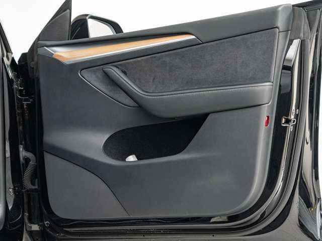 テスラ モデルY パフォーマンス 4WD 4WDハイパフォーマンス