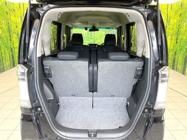 普段のお買い物や通勤、送迎等に十分な荷室スペースを確保しております。セカンドシートを倒すと、大きな荷物の積載も可能です♪