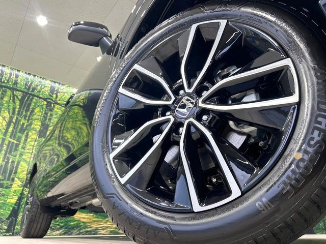 �y����18�C���`�A���~�z�C�[���z�O�ςɃ}�b�`���������A���~�z�C�[���𑕒����Ă���܂��B�e��ЊO�A���~�z�C�[����A�X�^�b�h���X�^�C�����戵�����Ă���܂��B���񂲑��k����������