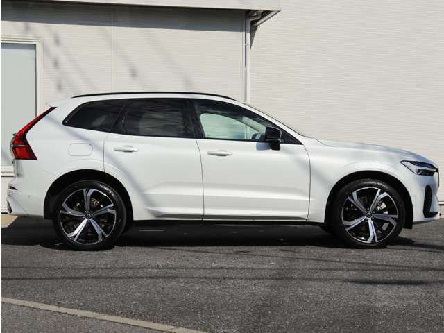 【消耗部品7品目の新品交換】エンジンオイル、オイルフィルター、メインバッテリー、前後ワイパーゴム、ブレーキフルード、冷却水、エアコンフィルターを新品交換します。