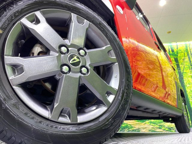 �y����15�C���`�A���~�z�C�[���z�O�ςɃ}�b�`���������A���~�z�C�[���𑕒����Ă���܂��B�e��ЊO�A���~�z�C�[����A�X�^�b�h���X�^�C�����戵�����Ă���܂��B���񂲑��k����������