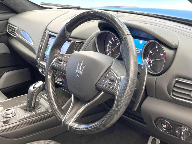 ���n���h�����̃X�������Ȃ��A���ꂢ�ȏ�Ԃ��ێ����Ă���܂��B�e�X�C�b�`���̓�����m�F�ς݂ł��B