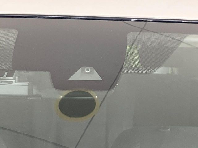 �y�G�}�[�W�F���V�[�u���[�L�z���s���ɑO���̎ԗ�����F�����A�Փ˂������Ȏ��͌x��ƃu���[�L�ŏՓˉ���Ɣ�Q�y�����A�V�X�g�B�����S�Ƀh���C�u�����y���݂��������܂��B